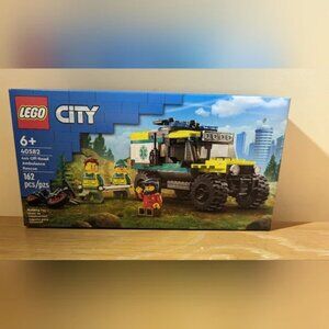 Lego City 4x4 off road Ambulance rescue Brand New